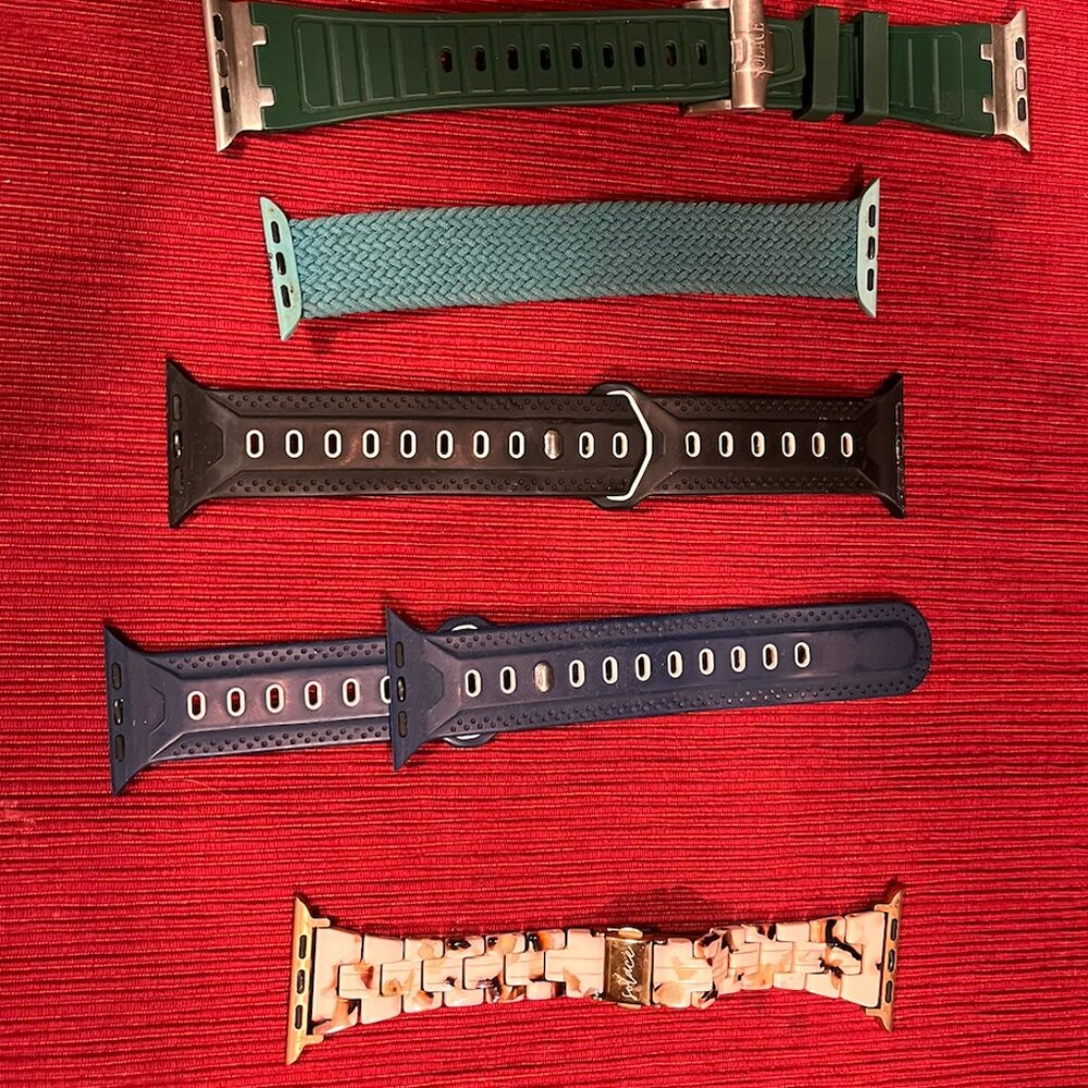 Apple watch bands - almost new, size 42 /44